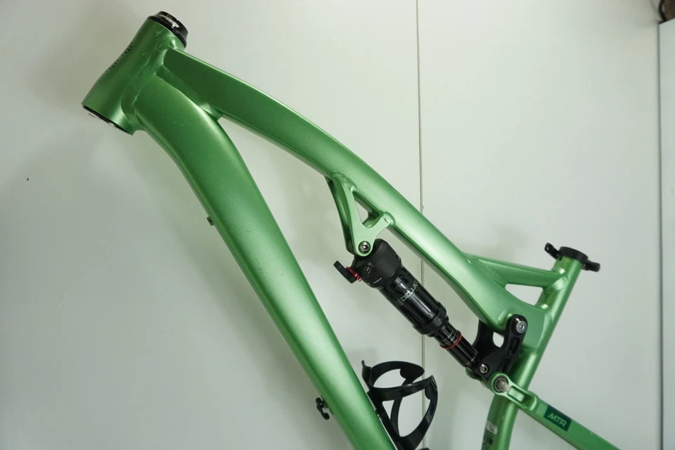 Boardman MTR 8.8 Mountain Bike Frame Large + Rock shox select + headset - Image 2 of 4