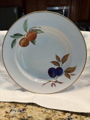Royal Worcester Evesham Gold 9  Rimmed Soup Bowl Porcelain New