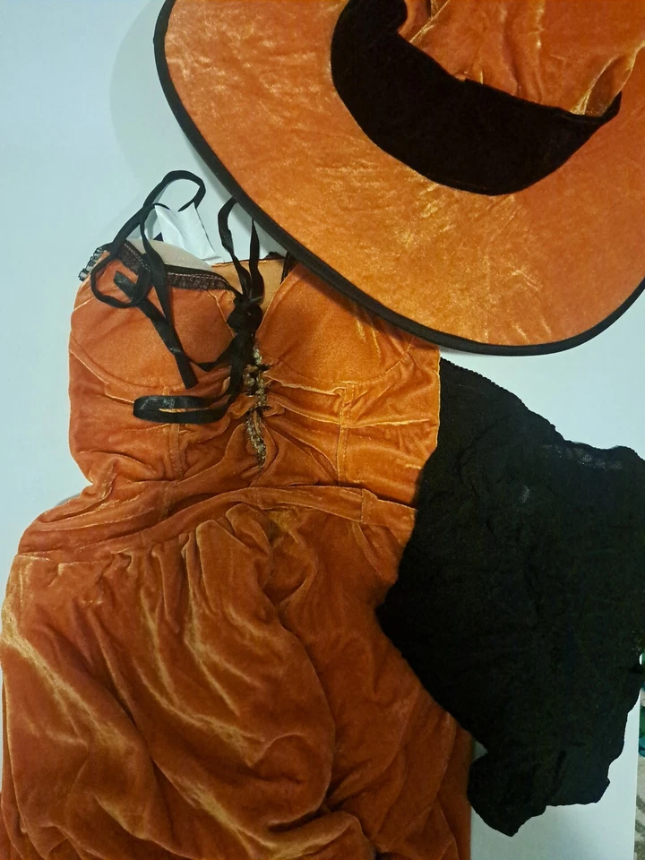 Sexy Disfraz de Halloween Para Mujer Bruja Picante Vestido y Sombrero Terciopelo Naranja Red Medias Foto 4 de 4