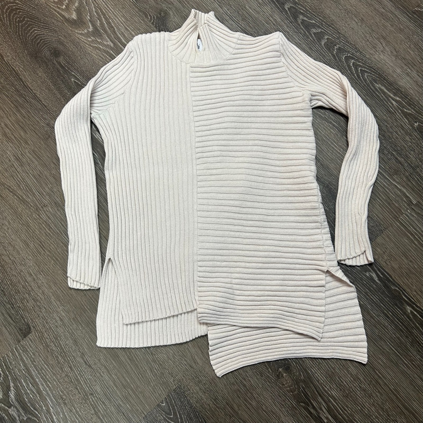 CAbi 3363 D-Ring Asymmetrical Pullover Ribbed Swe… - image 1