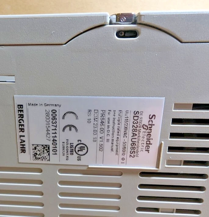 Schneider Electric SD328AU68S2 Lexium SD3 accionamiento de motor paso a paso, 6,8 A (NUEVO sin caja) Foto 3 de 4