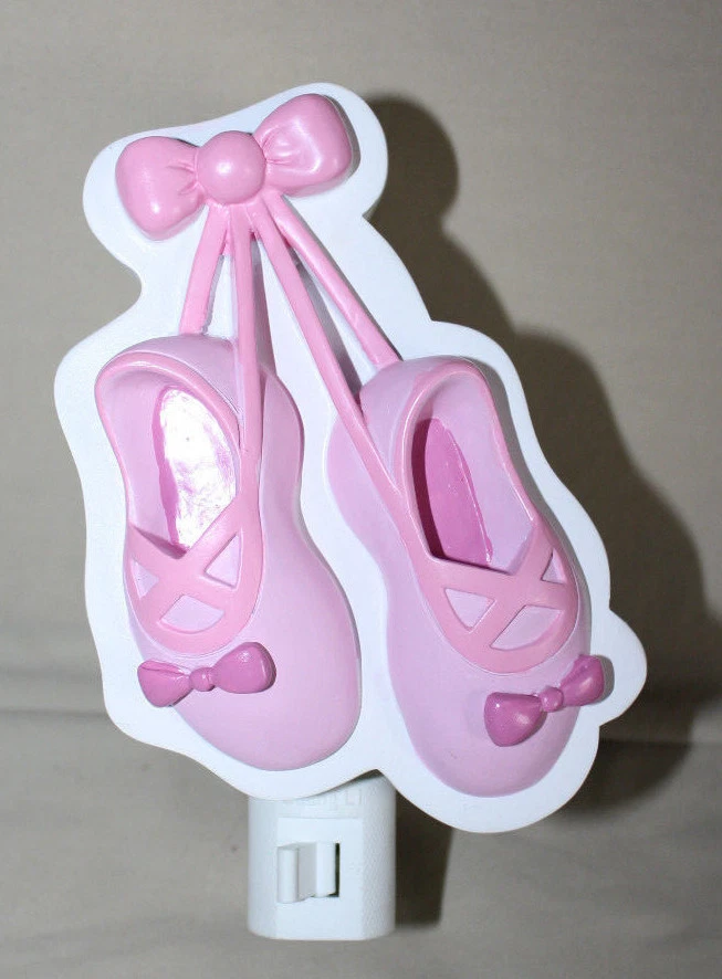 Zapatillas de ballet rosa Decor Shoppe by Kidsline luz nocturna 3,9 x 5,8 usadas en excelente estado Foto 2 de 4