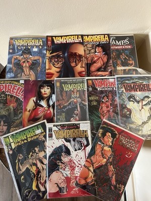 Vampirella Lot of 12, Harris Comics Some Vintage Nice Artwork