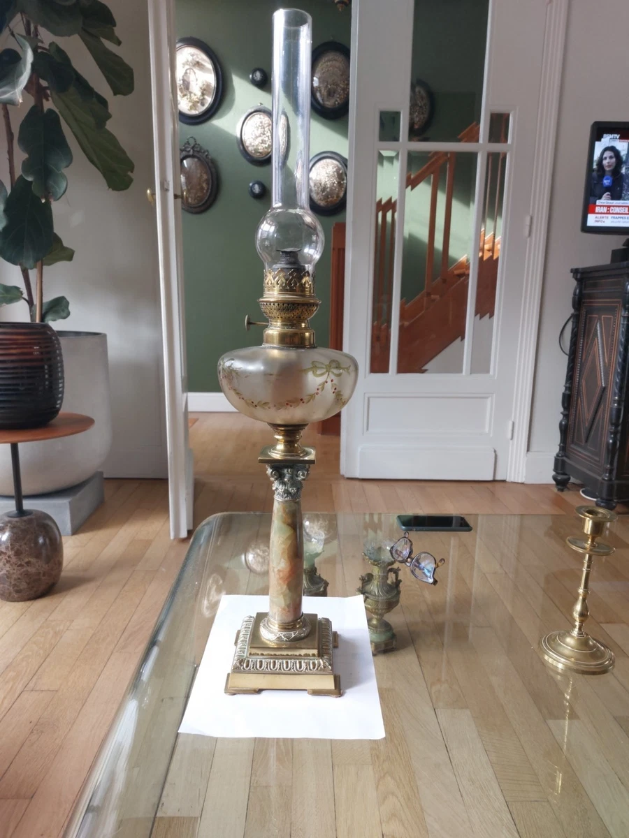 Grande Lampe à Pétrole Ancienne électrifiée – Céramique Noire Et Métal Doré