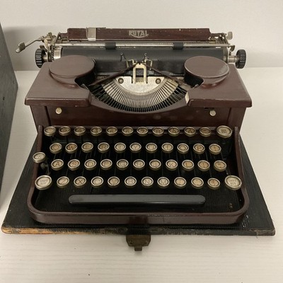 Vintage Royal Model P-191165 Typewriter Circa 1930, Brown Wood Grain with Case