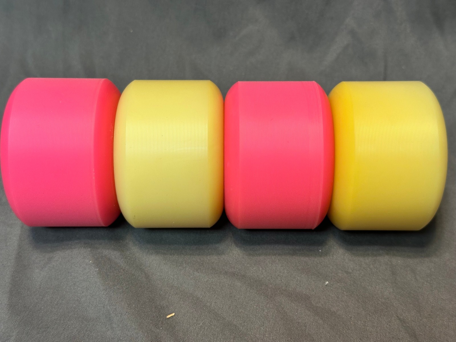 Vintage Tracker Lester Kasai Marbles Split Color 97a 61mm NOS skate alva hosoi