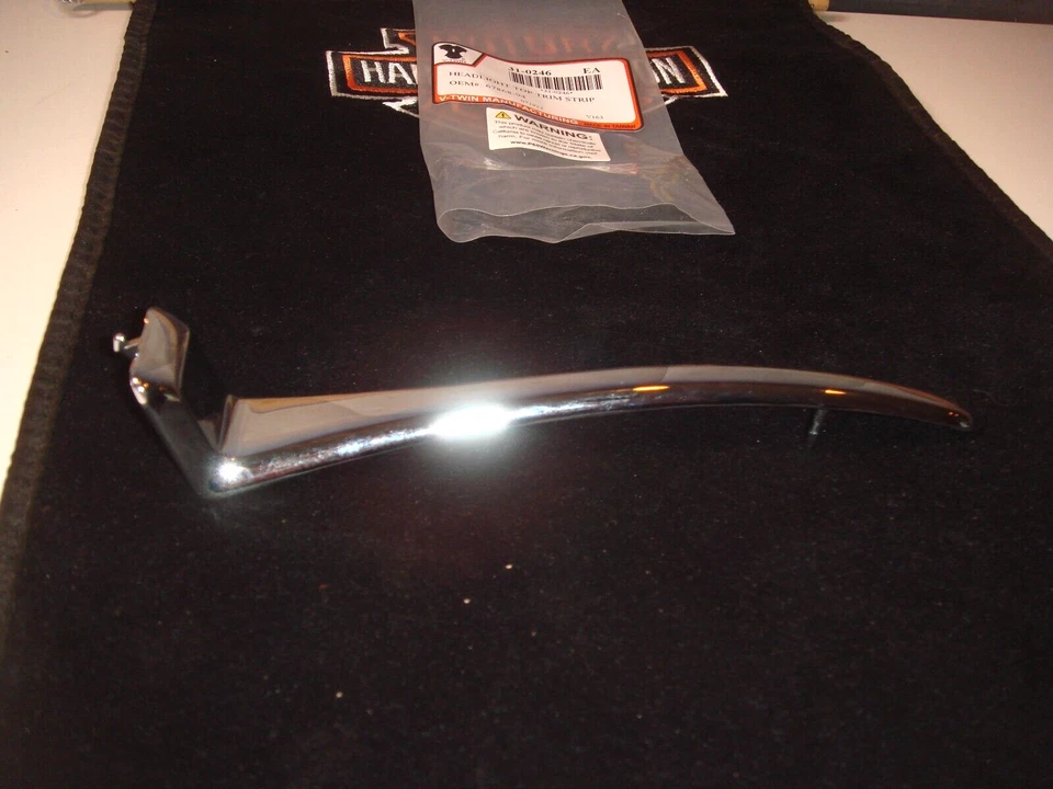 Harley FLHR Top Cowl Nacelle Trim Spear Road King 67868-94 V-Twin 31-0246 J5 Foto 2 de 4