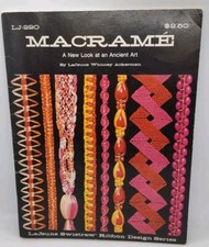 VTG 1971 LJ-220 Macrame A New Look at an Ancient Art Book Instructions Patterns