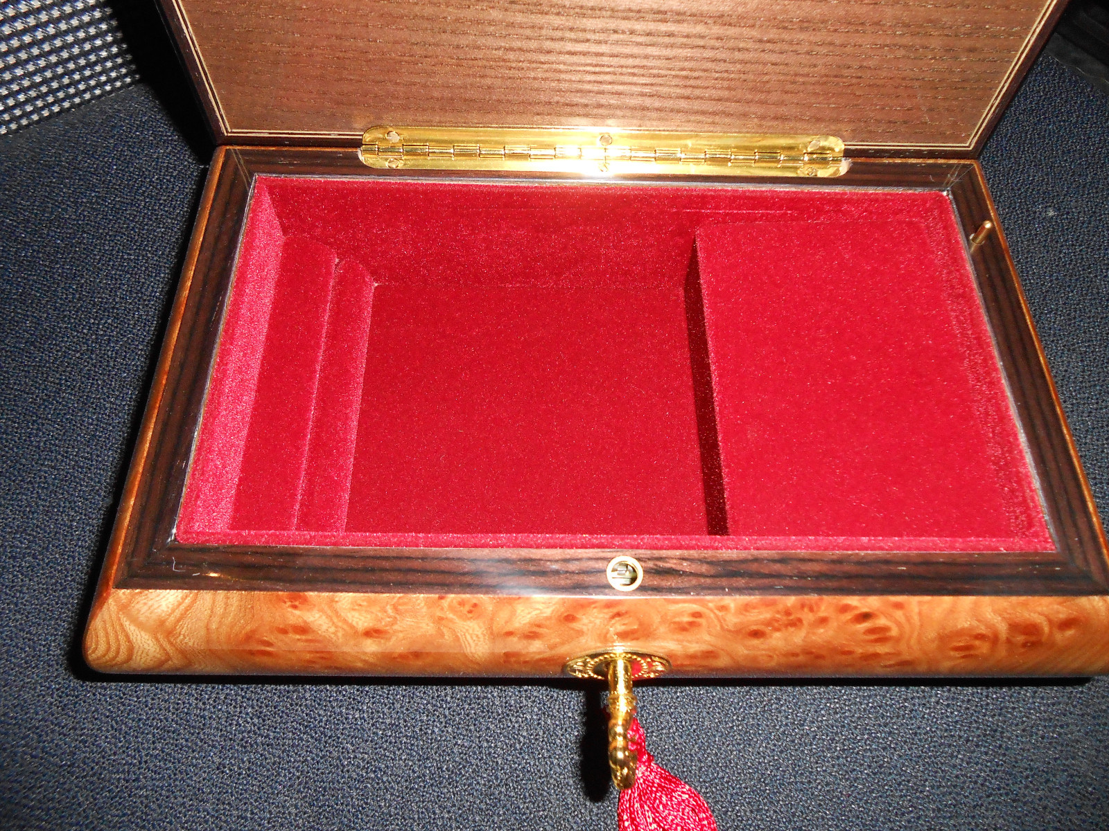 Picture 4 of 6