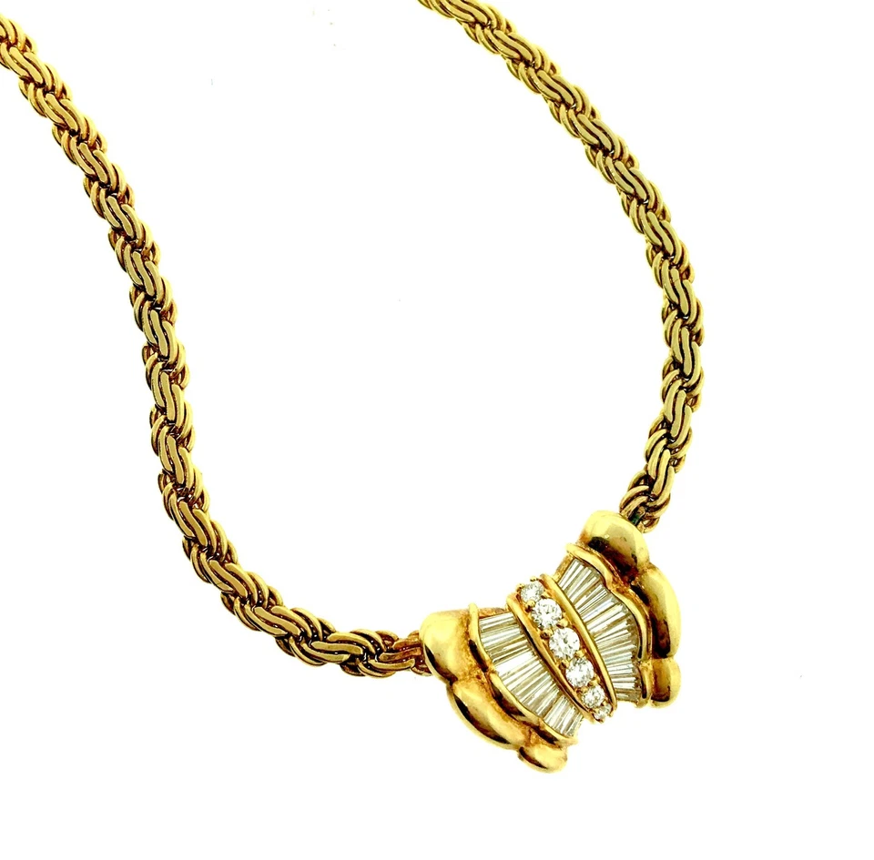 Collar colgante de diamantes con baguetas, 17 pulgadas en oro amarillo de 18 k - HM1619SA