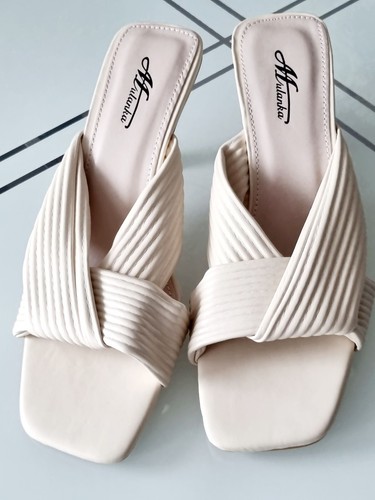 Elegant Women's Textured Strap Sandals 2 inch Heels Slippers sizes:5 & 6