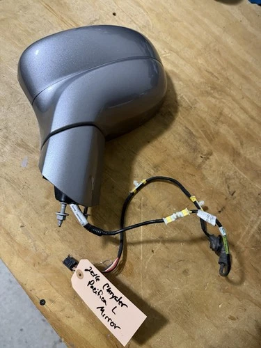 OEM | 2017 - 2020 Chrysler Pacifica Silver Side View Mirror (Left/Driver)