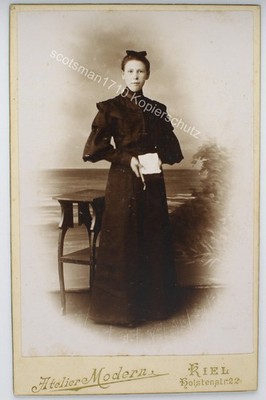 Kabinettphoto KAB - Else Markus als Konfirmandin, Atelier Modern, Kiel, 1905