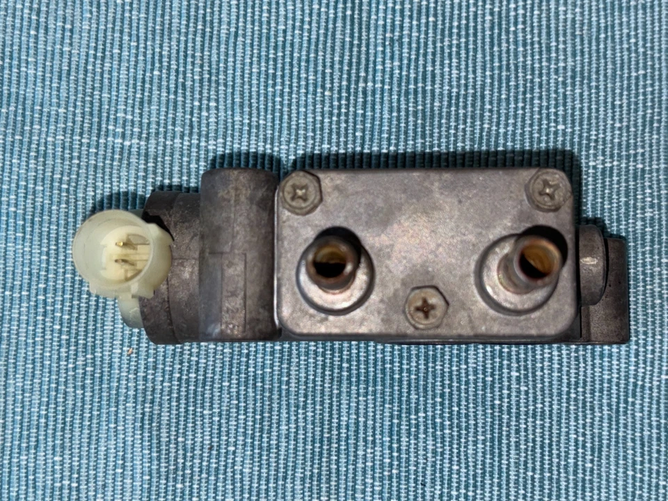 Válvula de control de aire de ralentí integrada 88-91 Honda 1,6 L Civic CRX IACV 138200-0320 Foto 3 de 4