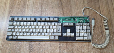 Amiga A2000 Keyboard without case