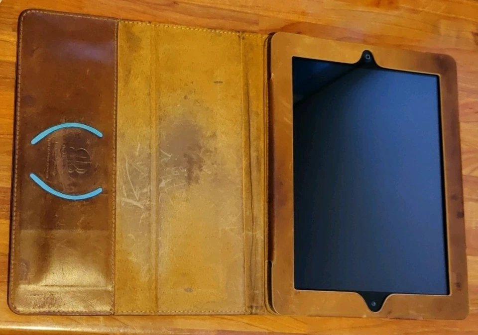 Apple iPad - 9.7 Inch Tablet 16GB - 1536p display & leather case bundle - Image 2 of 4