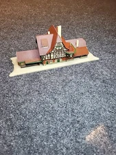 Vollmer 23027 Z Scale 1 :220 Neuffen Train Station Fully Built Up  Excellent 