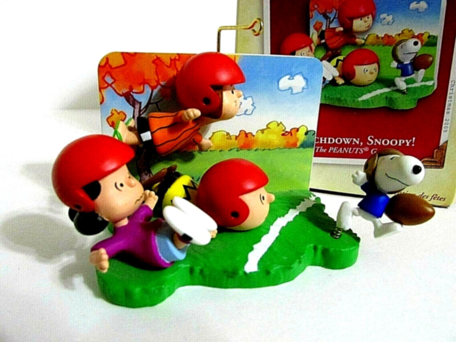 SNOOPY PEANUTS CHARLIE BROWN HALLMARK CHRISTMAS ORNAMENT FIGURE FIGURINE 2005
