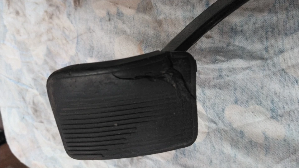 FORD RANGER BRONCO II CLUTCH PEDAL ASSEMBLY 1983 - Image 3 of 4