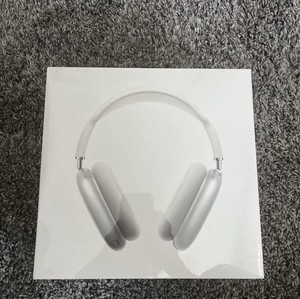 ⭐️美品⭐️Apple AirPods Max シルバー with ホワイト Apple 【あすつく、土日、祝日発送、店舗受取可】新品未開封品