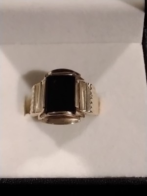 10k yellow gold onyx mens ring, size 9.5+