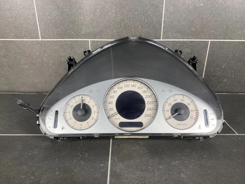 Mercedes Benz W211 E-Class Speedometer Speedometer Instrument Cluster A2115404711