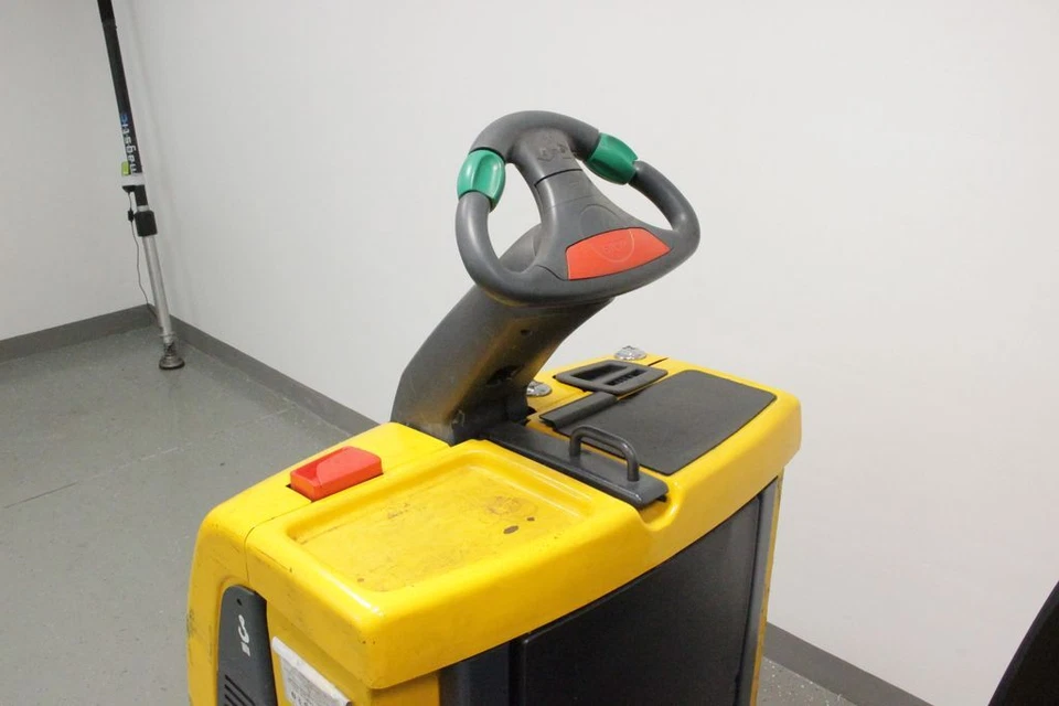 Jungheinrich EZS 330 Elektro-Schlepper bis 3.000kg BJ 2009 26.516 h - Bild 3 von 4