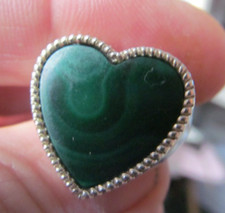 Fine Sterling silver  heart shaped malachite ring.   size P1/2.    10.5g.