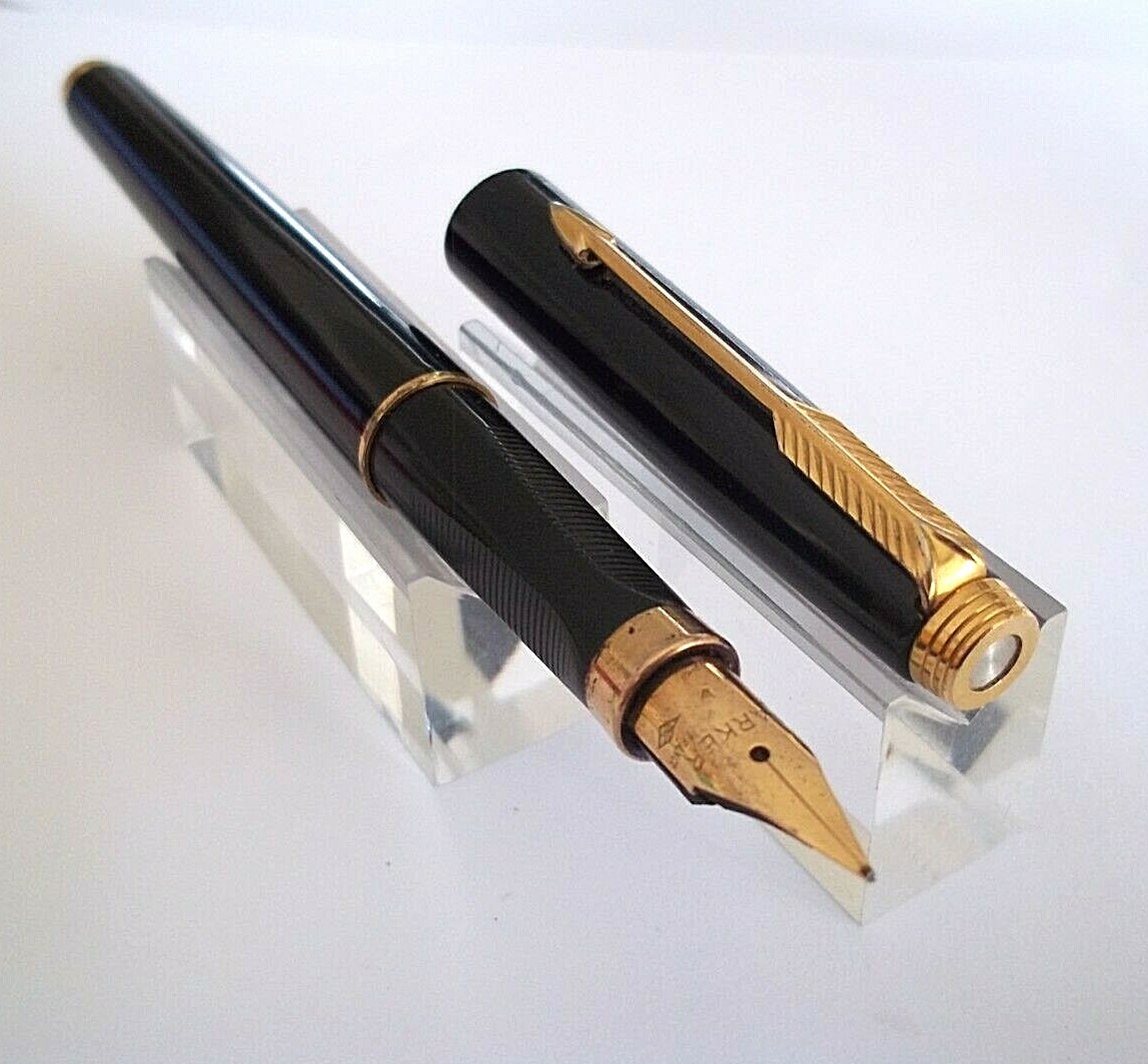 Stylo Plume Parker 75 Laque Noire Et Or - Plume En Or 18 Carats, Occasion, Modèle Prestige