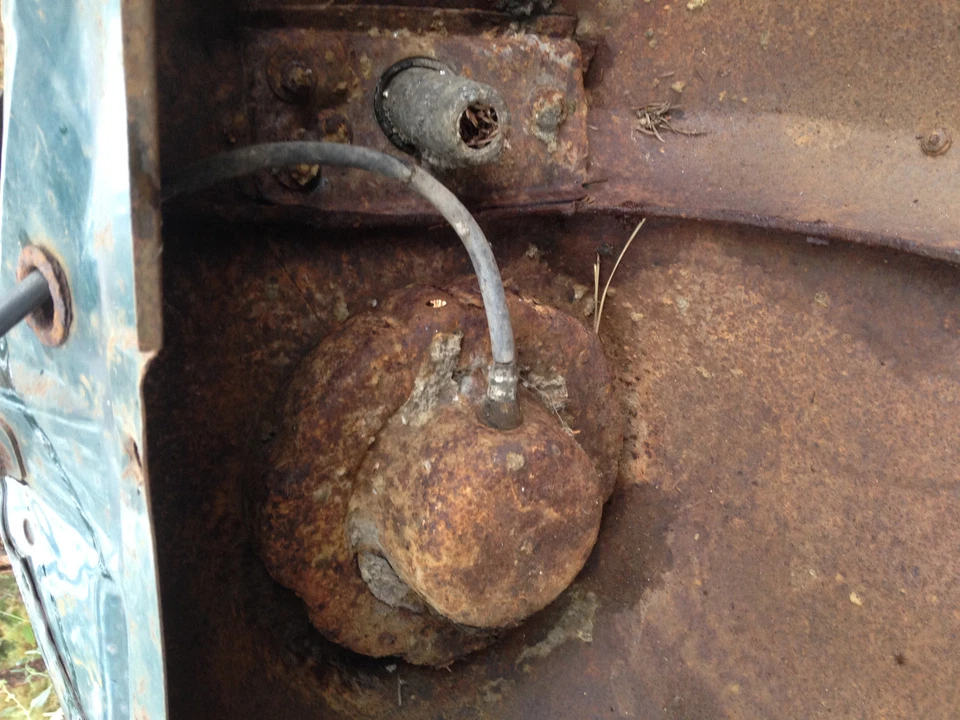 Guardabarros delantero izquierdo Plymouth 1953 Foto 3 de 4