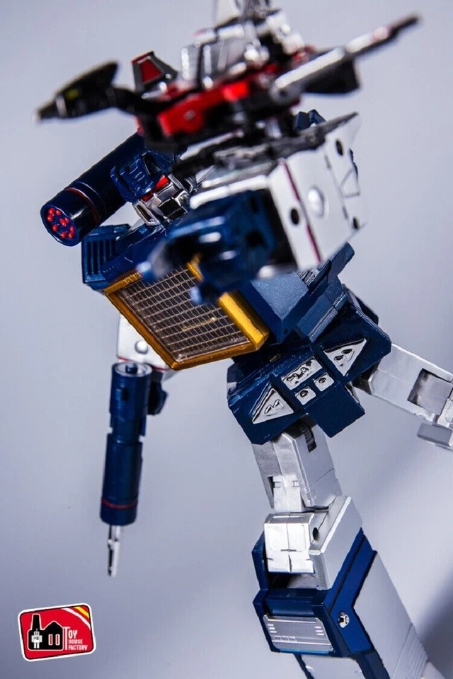 THF THF-01J Soundwave 25cm MP13 Masterpiece Transformation Action Figure Toy - Image 3 of 4