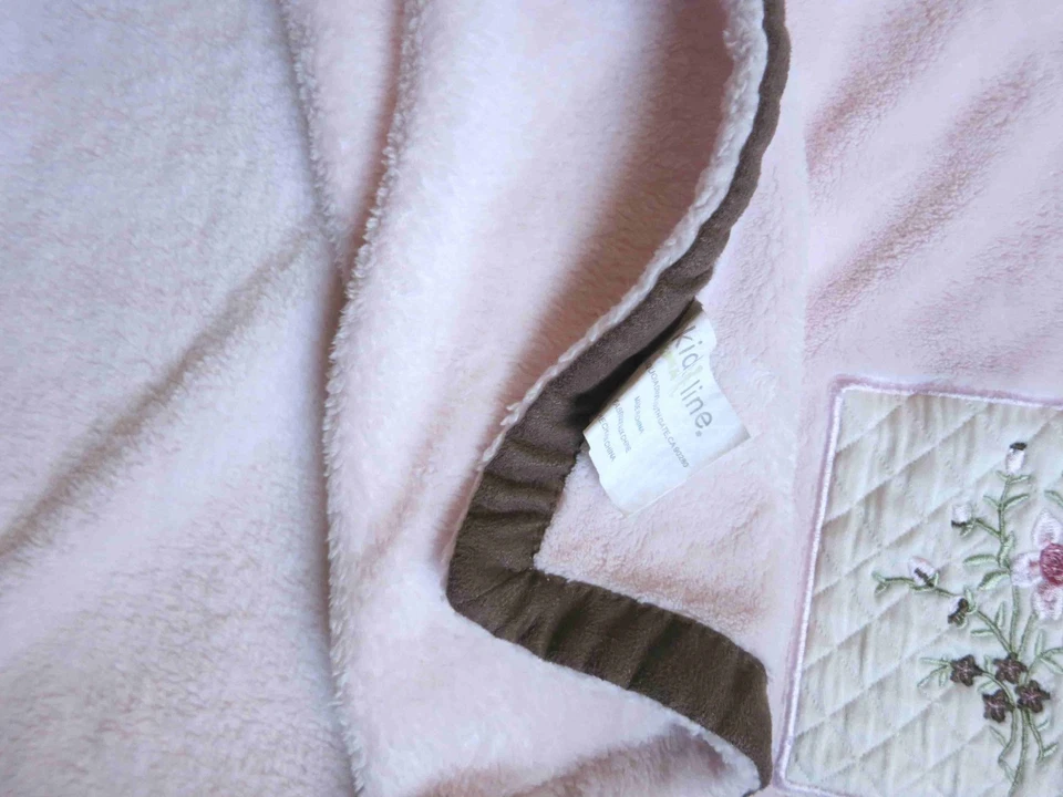 Manta Kidsline 3 Cuadrados Acolchados con Flores Bordadas Bebé Niña Usada en Excelente Condición Foto 3 de 4