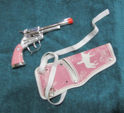 Vintage Halco Pink Girls Toy Cap Gun w/Adjustable Holster Cowgirl Dress-Up Fun