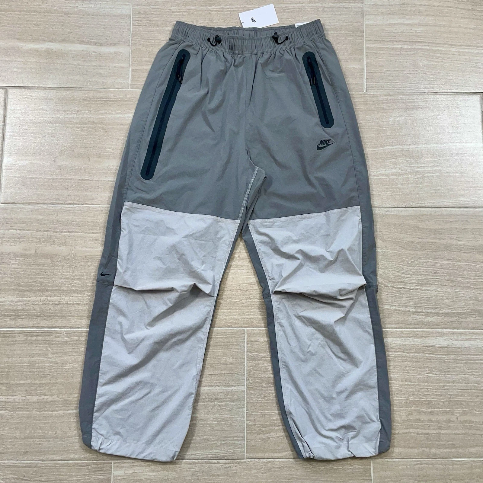 Nike Tech Woven Oversized Utility Pants Gray Beige HM7158-014 Men’s Size S NWT