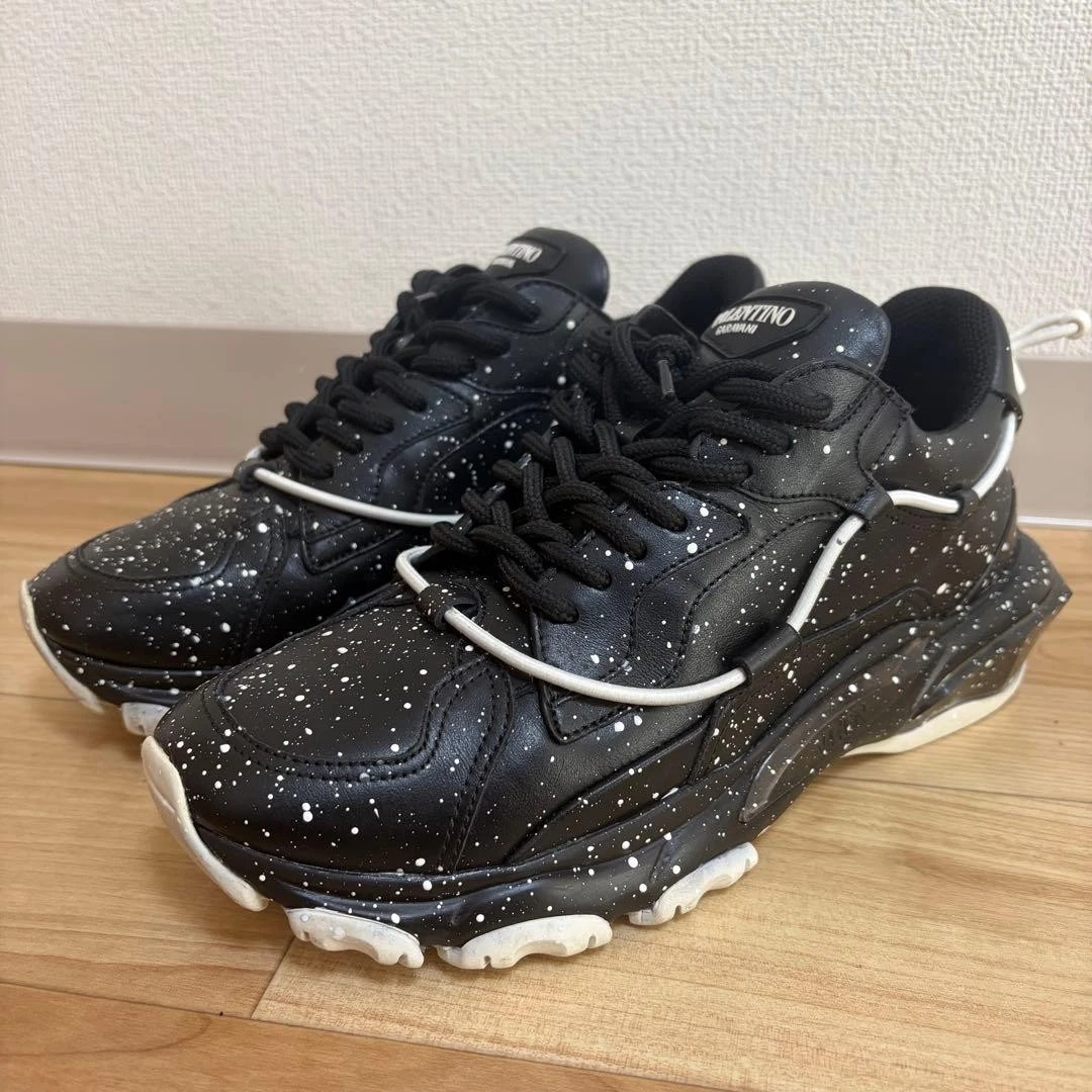 Valentino — Men 8.0US Valentino Bounce Sneakers Leather