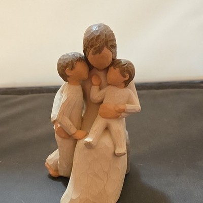 Willow Tree Quietly Resin Figurine Mother & Children Family People Beige Brown