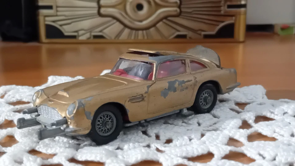 Corgi Toys 1:43, "James Bond's Aston Martin D.B.5". - Immagine 2 di 4