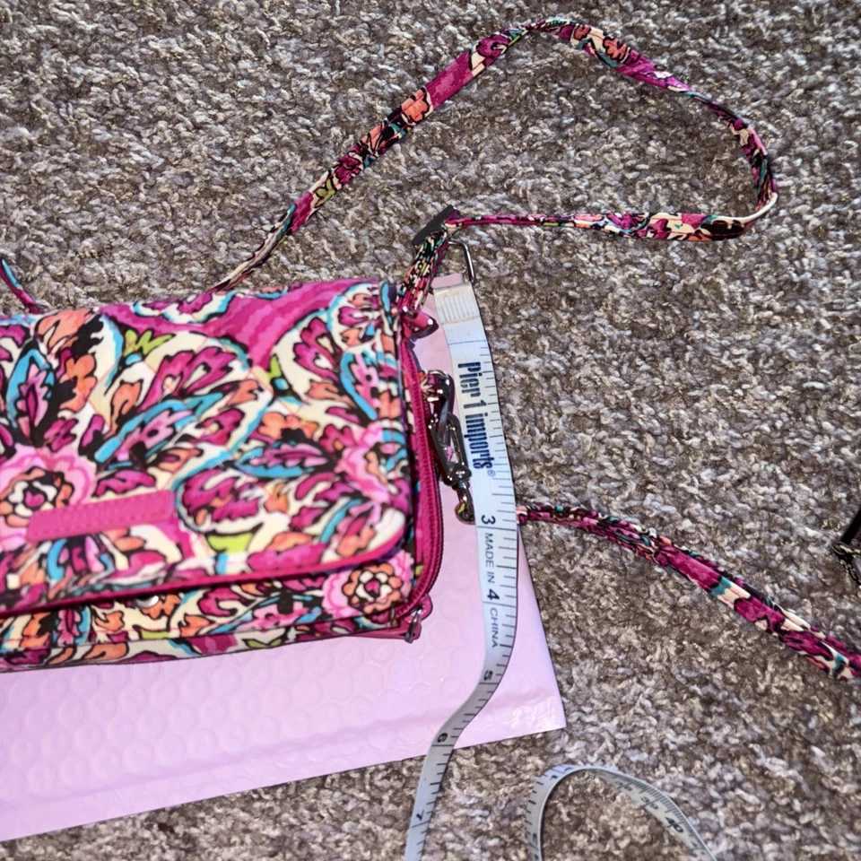 "Bolso Bandolera/Cartera Vera Bradley Rosa Floral *Todo en Uno* 4""x7"" Acolchado" Foto 2 de 4