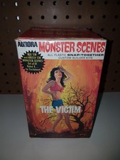Aurora Model Kit The Victim Monster Scenes Vintage 1971 