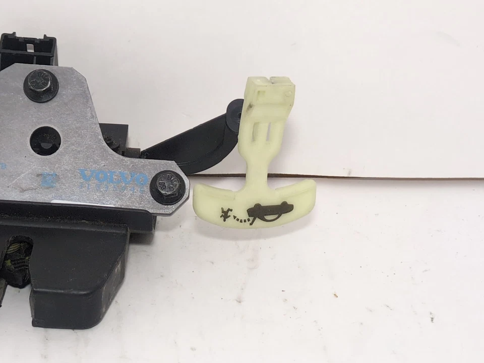 Оригинальный привод замка крышки багажника защелки 31276697 для Volvo S40 2005-2011 годов выпуска - Изображение 3 из 4