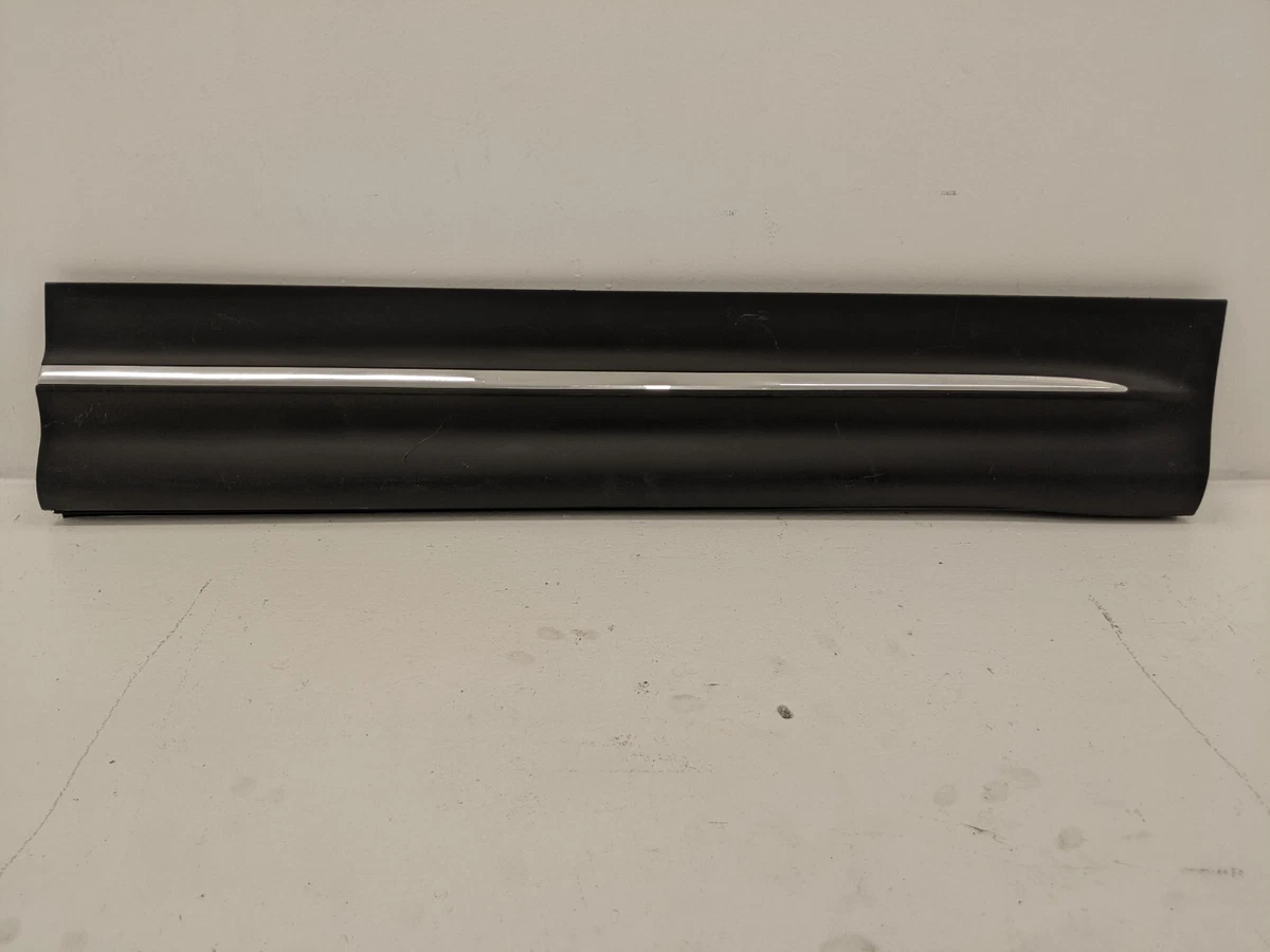 2020-2021 MERCEDES GLB250 FRONT RIGHT LOWER DOOR MOLDING 