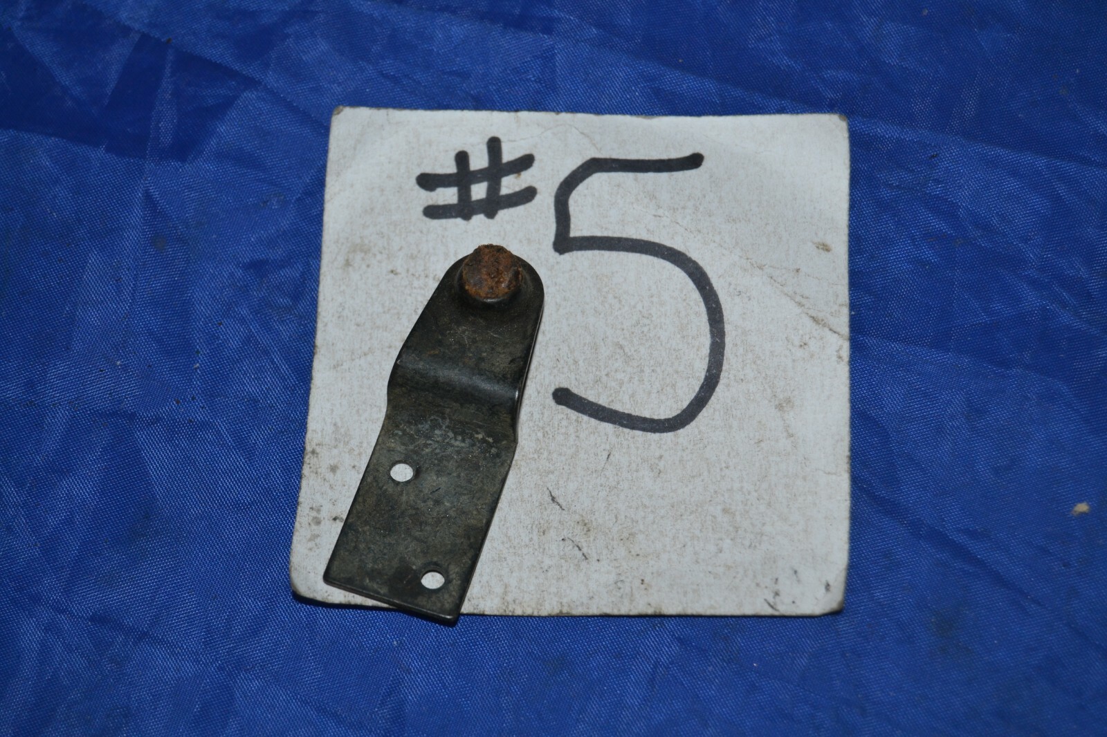 HANDLES HOLD DOWN PARTS FOR SINGER KNEE BARS IN BENTWOOD CASE PARTS