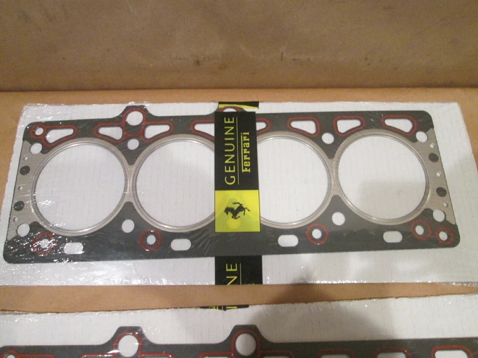 Ferrari F40 - Par de juntas de culata OEM - P/N 136795 Foto 3 de 4