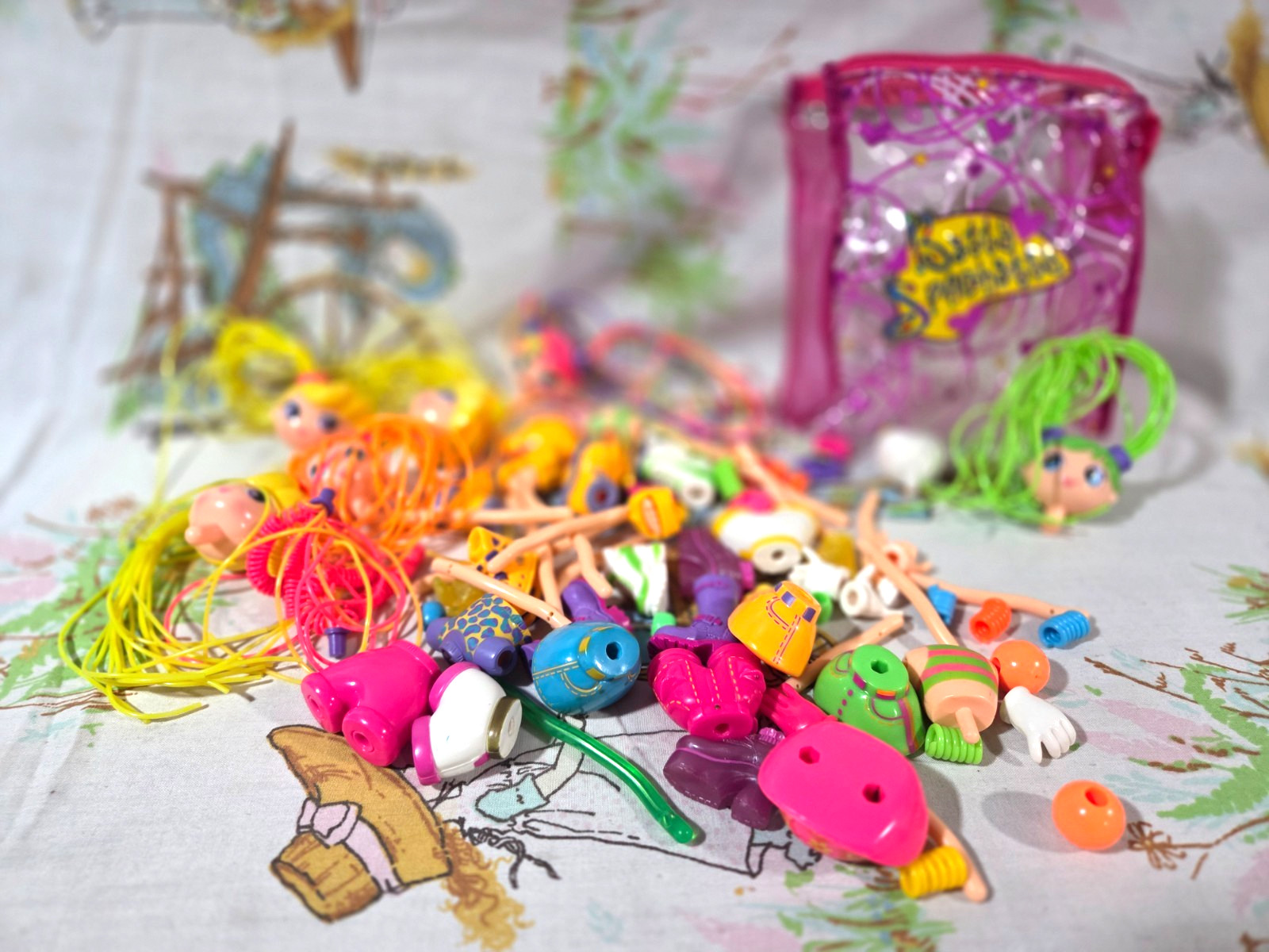 BETTY SPAGHETTY DOLLS AND ACCESSORIES 74 PIECES