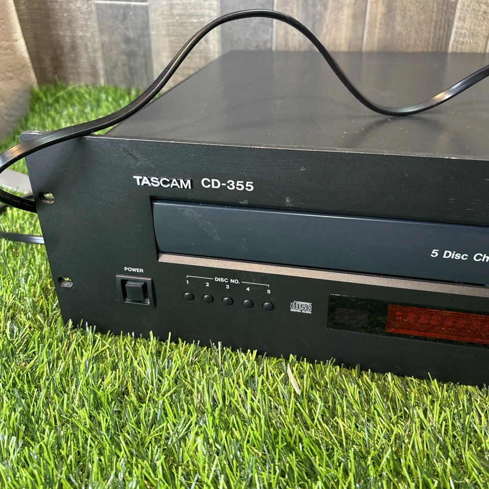 Cambiador de CD de 5 discos Tascam CD-355 montaje en rack - para piezas o reparación  Foto 2 de 4