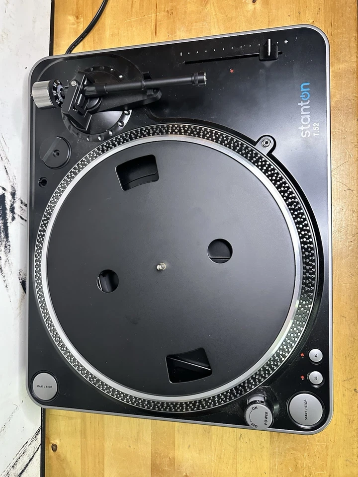 Stanton T.52 Turntable - for Parts. Powers On Turns Missing Belt & Needle As-Is - Image 3 of 4