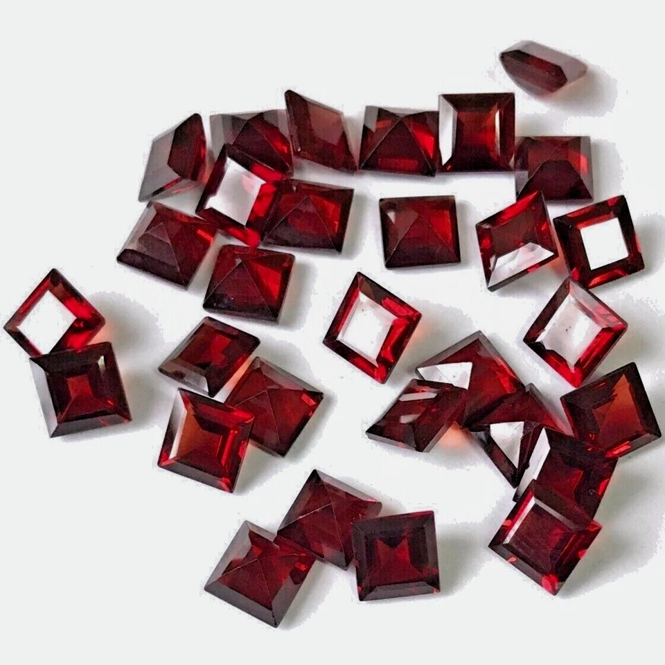 Wholesale Lot 4.5mm Square Cut Natural Mozambique Garnet Loose Calibrated Gems - Image 2 of 4