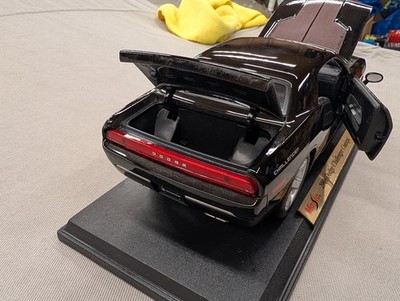 Maisto 2006 Dodge Challenger Concept 1:18 Diecast Car Special