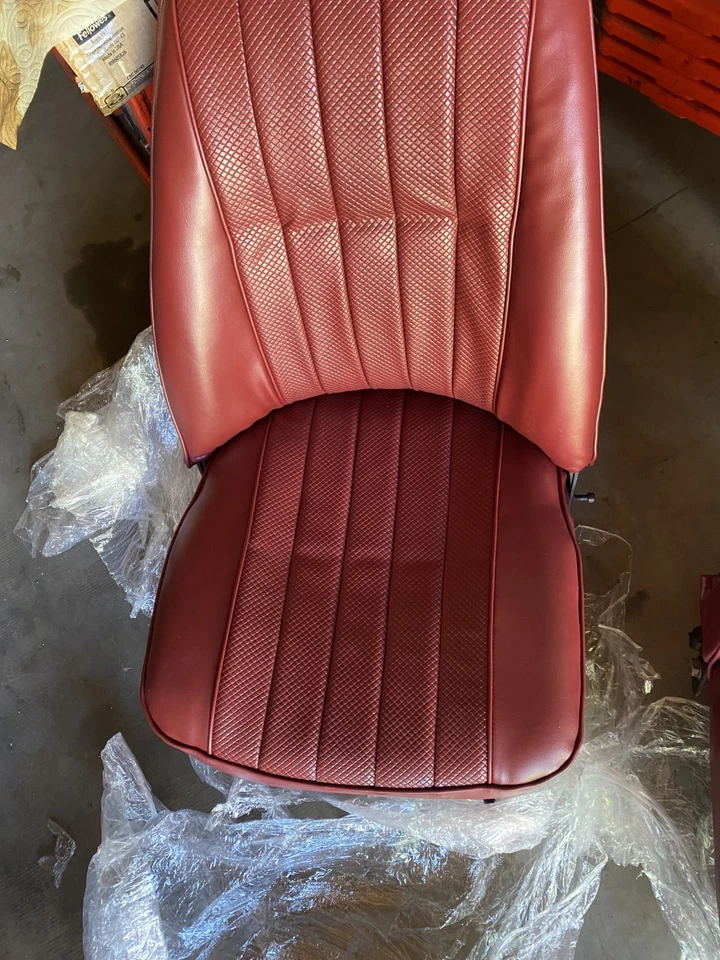 Datsun Roadster 1967,5 asientos rojo Foto 4 de 4