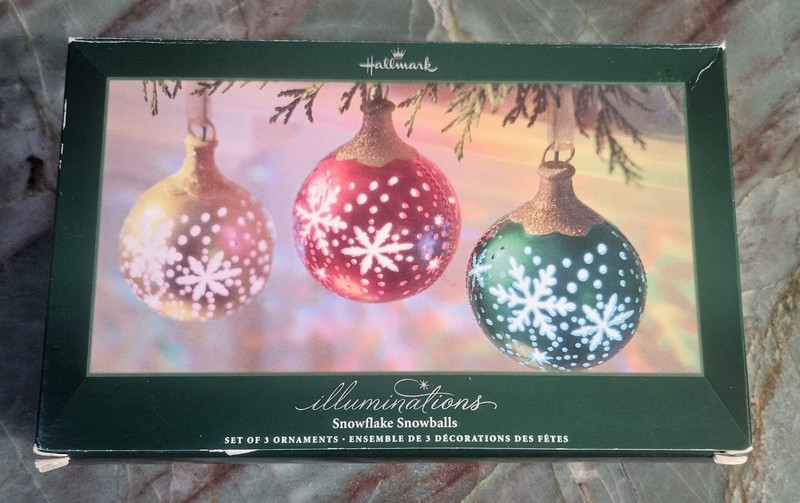 2005 HALLMARK ILLUMINATIONS SNOWFLAKE SNOWBALLS 3 LIGHTED ORNAMENTS COLOR CHANGE